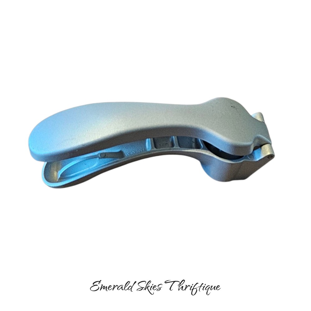 The pampered chef garlic press, free shipping